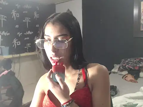 Snapshot of Dara-montenegro chatting on 09-30-25, 06:40 Dara-montenegro online show from 09-30-25, 06:40