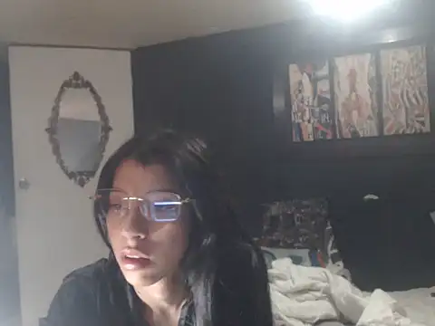 Snapshot of Dara-montenegro chatting on 10-10-25, 06:12 Dara-montenegro online show from 10-10-25, 06:12