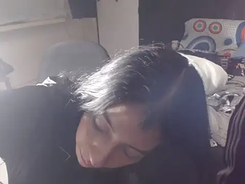 Snapshot of Dara-montenegro chatting on 10-11-25, 07:40 Dara-montenegro online show from 10-11-25, 07:40