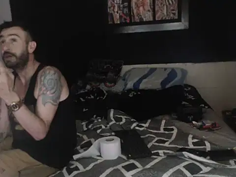 Snapshot of Dara-montenegro chatting on 10-15-25, 07:41 Dara-montenegro online show from 10-15-25, 07:41