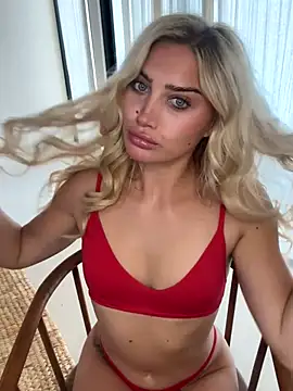 Snapshot of auriangel chatting on 11-27-25, 01:51 auriangel online show from 11-27-25, 01:51