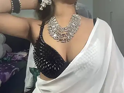 Snapshot of MonVilain01 chatting on 12-14-25, 01:00 MonVilain01 online show from 12-14-25, 01:00