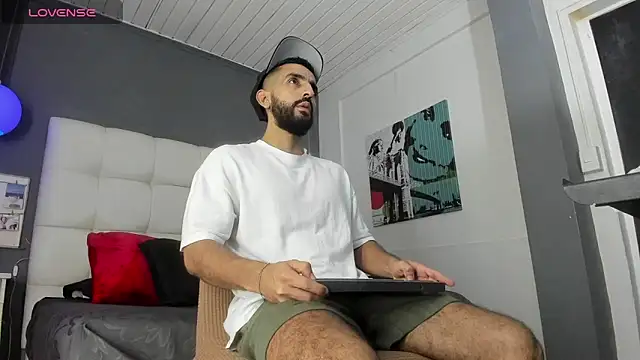 Yiyo10  online show from 02-08-26, 04:16