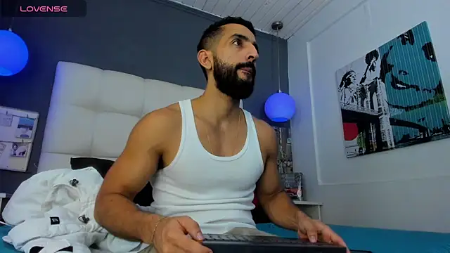 Yiyo10  online show from 02-12-26, 04:18