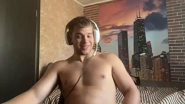 Snapshot of MusclePhantom chatting on 09-13-25, 10:48 MusclePhantom online show from 09-13-25, 10:48