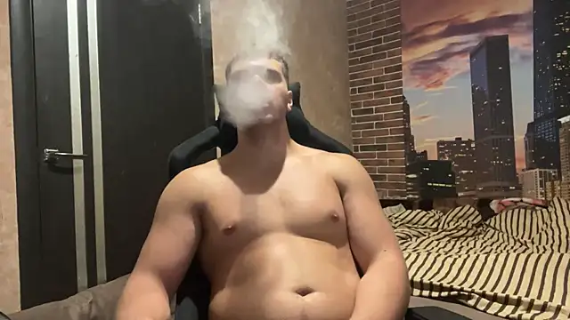 Snapshot of MusclePhantom chatting on 09-22-25, 08:22 MusclePhantom online show from 09-22-25, 08:22