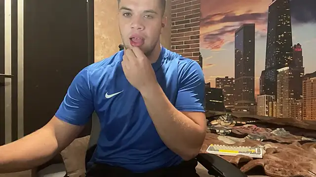 Snapshot of MusclePhantom chatting on 09-24-25, 07:50 MusclePhantom online show from 09-24-25, 07:50