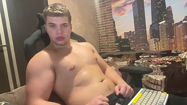 Snapshot of MusclePhantom chatting on 10-07-25, 08:28 MusclePhantom online show from 10-07-25, 08:28