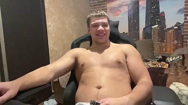 Snapshot of MusclePhantom chatting on 10-12-25, 08:19 MusclePhantom online show from 10-12-25, 08:19