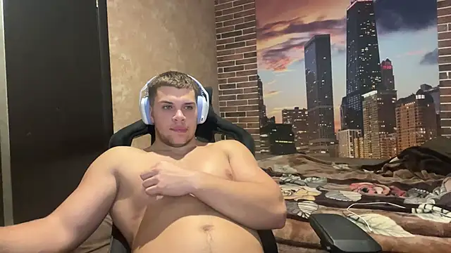 Snapshot of MusclePhantom chatting on 10-26-25, 08:59 MusclePhantom online show from 10-26-25, 08:59