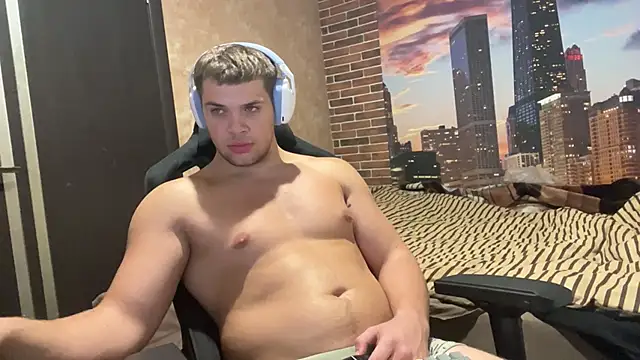 Snapshot of MusclePhantom chatting on 11-10-25, 09:36 MusclePhantom online show from 11-10-25, 09:36