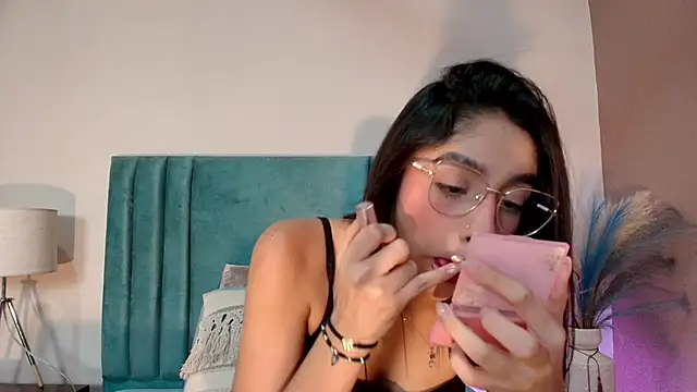 Snapshot of IvyJhons chatting on 11-05-25, 11:54 IvyJhons online show from 11-05-25, 11:54