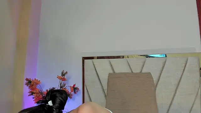 Snapshot of IvyJhons chatting on 11-26-25, 11:44 IvyJhons online show from 11-26-25, 11:44