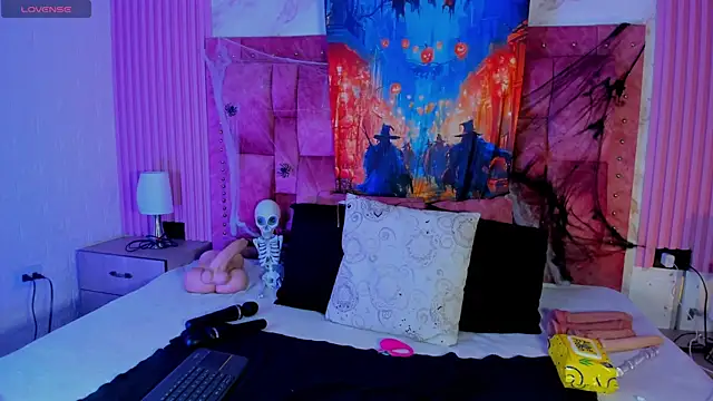 railey rosse  online show from 10-28-25, 04:20