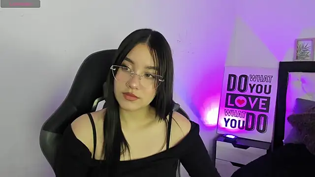 KimGarces online show from 09-18-25, 08:22