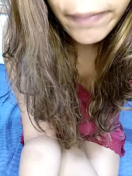 Snapshot of blueeyegirl22 chatting on 10-22-25, 02:06 blueeyegirl22 online show from 10-22-25, 02:06