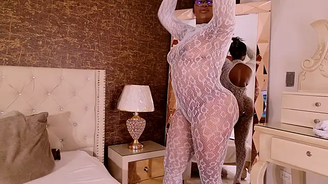 Snapshot of kaylie_mitchel chatting on 11-05-25, 11:05 kaylie mitchel online show from 11-05-25, 11:05