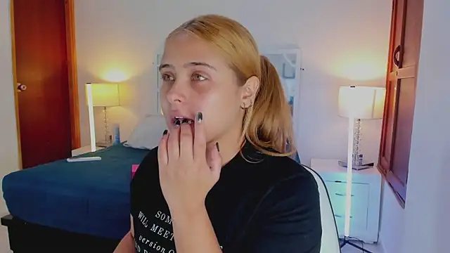 MikaelaStone online show from 02-11-26, 12:32