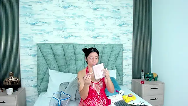 ShanelEvans online show from 09-19-25, 06:52