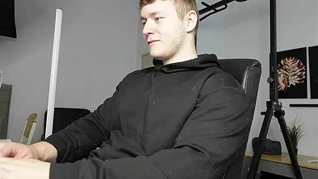 Snapshot of Richard_Dullas chatting on 11-11-25, 11:21 Richard Dullas online show from 11-11-25, 11:21