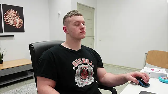 Snapshot of Richard_Dullas chatting on 11-25-25, 07:25 Richard Dullas online show from 11-25-25, 07:25