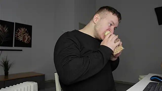 Snapshot of Richard_Dullas chatting on 12-02-25, 01:17 Richard Dullas online show from 12-02-25, 01:17