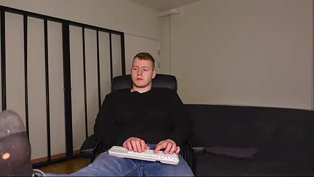 Snapshot of Richard_Dullas chatting on 12-03-25, 08:18 Richard Dullas online show from 12-03-25, 08:18