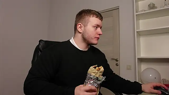 Snapshot of Richard_Dullas chatting on 12-14-25, 02:11 Richard Dullas online show from 12-14-25, 02:11