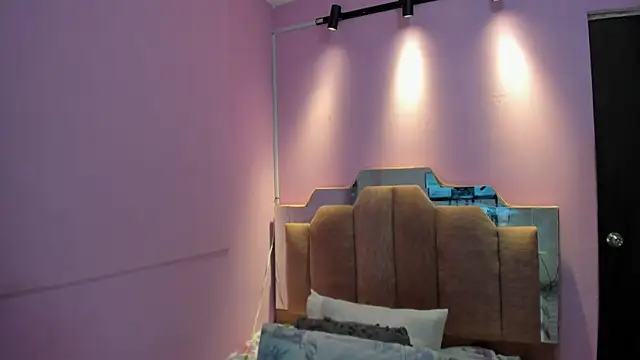 Snapshot of AndreaSweet2 chatting on 02-25-26, 07:56 AndreaSweet2 online show from 02-25-26, 07:56