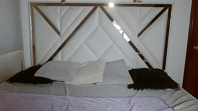 SophiaaLee online show from 01-10-26, 05:37