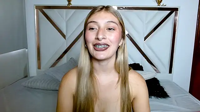 SophiaaLee online show from 02-14-26, 09:44