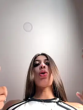 Snapshot of Mavii_ chatting on 09-28-25, 06:46 Mavii online show from 09-28-25, 06:46