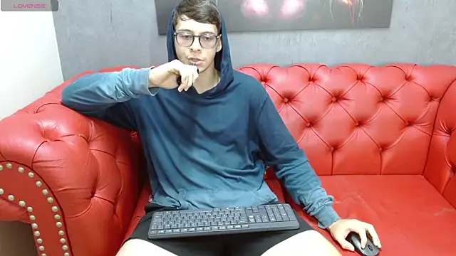 Stuart White online show from 10-22-25, 01:55