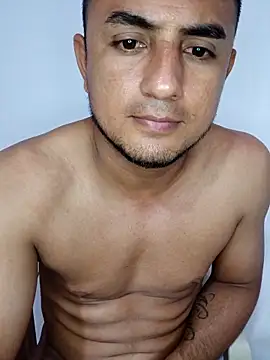 Snapshot of Geral_Yeraldyn09 chatting on 09-12-25, 02:00 Geral Yeraldyn09 online show from 09-12-25, 02:00