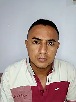 Snapshot of Geral_Yeraldyn09 chatting on 09-18-25, 01:18 Geral Yeraldyn09 online show from 09-18-25, 01:18