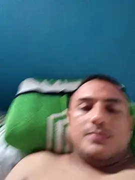 Snapshot of Geral_Yeraldyn09 chatting on 09-20-25, 09:38 Geral Yeraldyn09 online show from 09-20-25, 09:38