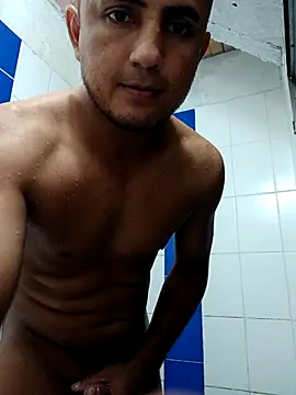 Snapshot of Geral_Yeraldyn09 chatting on 11-14-25, 05:00 Geral Yeraldyn09 online show from 11-14-25, 05:00