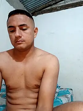 Snapshot of Geral_Yeraldyn09 chatting on 12-17-25, 10:54 Geral Yeraldyn09 online show from 12-17-25, 10:54