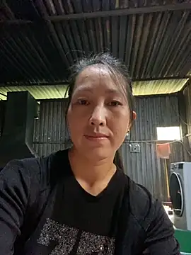 Snapshot of Huong-Ly chatting on 09-10-25, 04:45 Huong-Ly online show from 09-10-25, 04:45