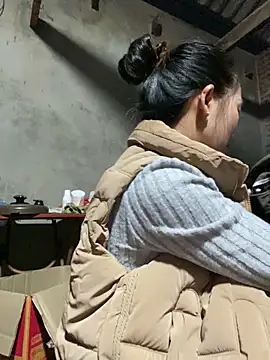 Huong-Ly online show from 11-01-25, 02:46