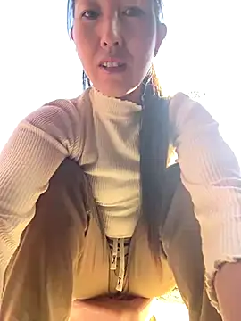 Huong-Ly online show from 11-26-25, 02:01