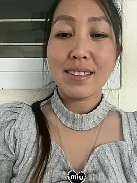 Huong-Ly online show from 01-19-26, 01:37