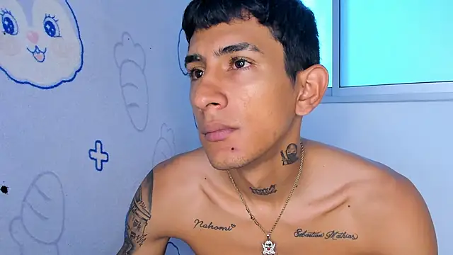 Snapshot of porno_king69 chatting on 11-26-25, 02:40 porno king69 online show from 11-26-25, 02:40