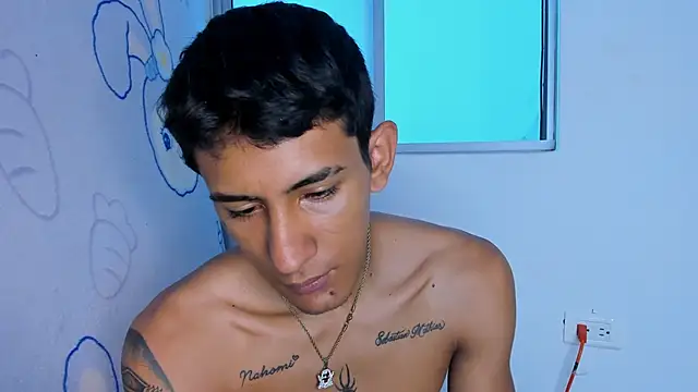 Snapshot of porno_king69 chatting on 11-27-25, 03:25 porno king69 online show from 11-27-25, 03:25