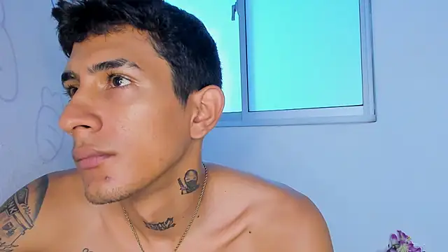 Snapshot of porno_king69 chatting on 11-29-25, 03:37 porno king69 online show from 11-29-25, 03:37