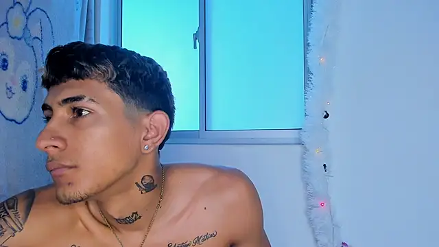 Snapshot of porno_king69 chatting on 12-04-25, 03:32 porno king69 online show from 12-04-25, 03:32