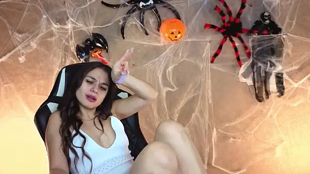 Snapshot of Leila_Hefner chatting on 11-05-25, 02:55 Leila Hefner online show from 11-05-25, 02:55