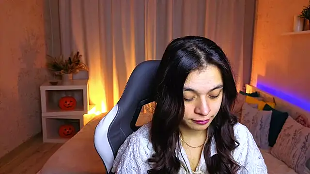 Snapshot of Leila_Hefner chatting on 11-15-25, 02:53 Leila Hefner online show from 11-15-25, 02:53