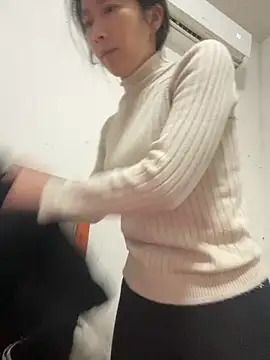 crhong666 online show from 03-09-26, 12:36