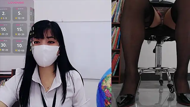 Eileen-L online show from 03-29-26, 05:18